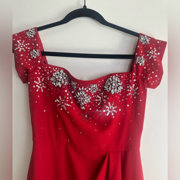 NWT Marchesa Red Embellished Gown with Slit and Off the Shoulder Neckline - Picture 4 of 12